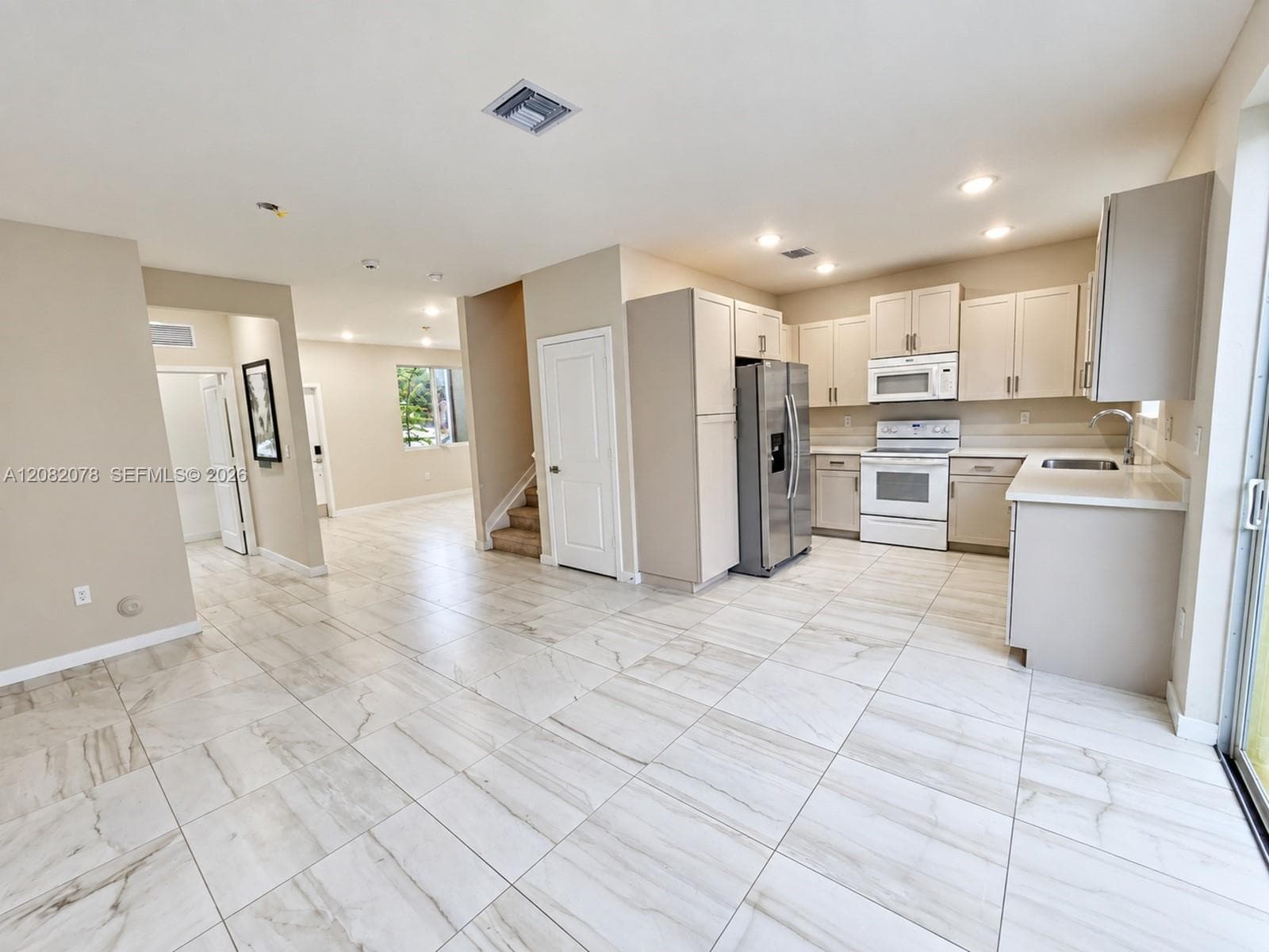 2419 SE 11th St, Homestead, FL 33035 photo 4