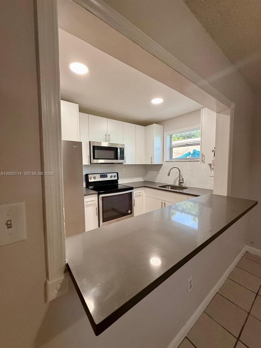 2433 SW 11th St, Miami, FL 33135 photo 2