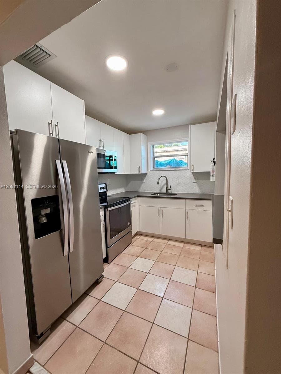 2433 SW 11th St, Miami, FL 33135