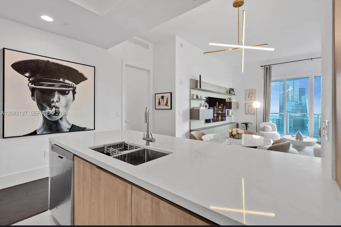 951 Brickell Ave # 4111, Miami, FL 33131 photo 9