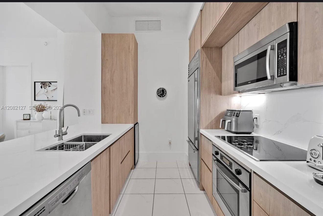 951 Brickell Ave # 4111, Miami, FL 33131 photo 8