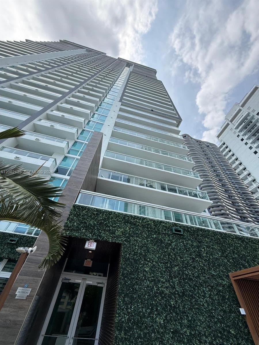 1080 Brickell Ave # 913, Miami, FL 33131 photo 4