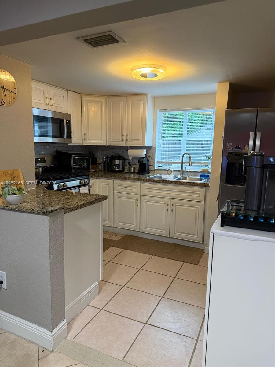 7002 SW 114th Ave # 7002, Miami, FL 33173 photo 2