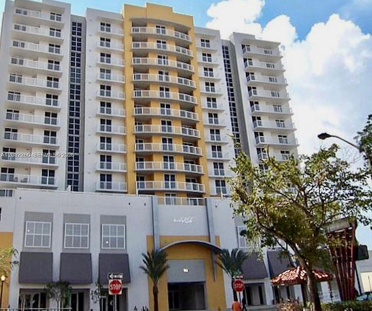 900 SW 8th St # 808, Miami, FL 33130