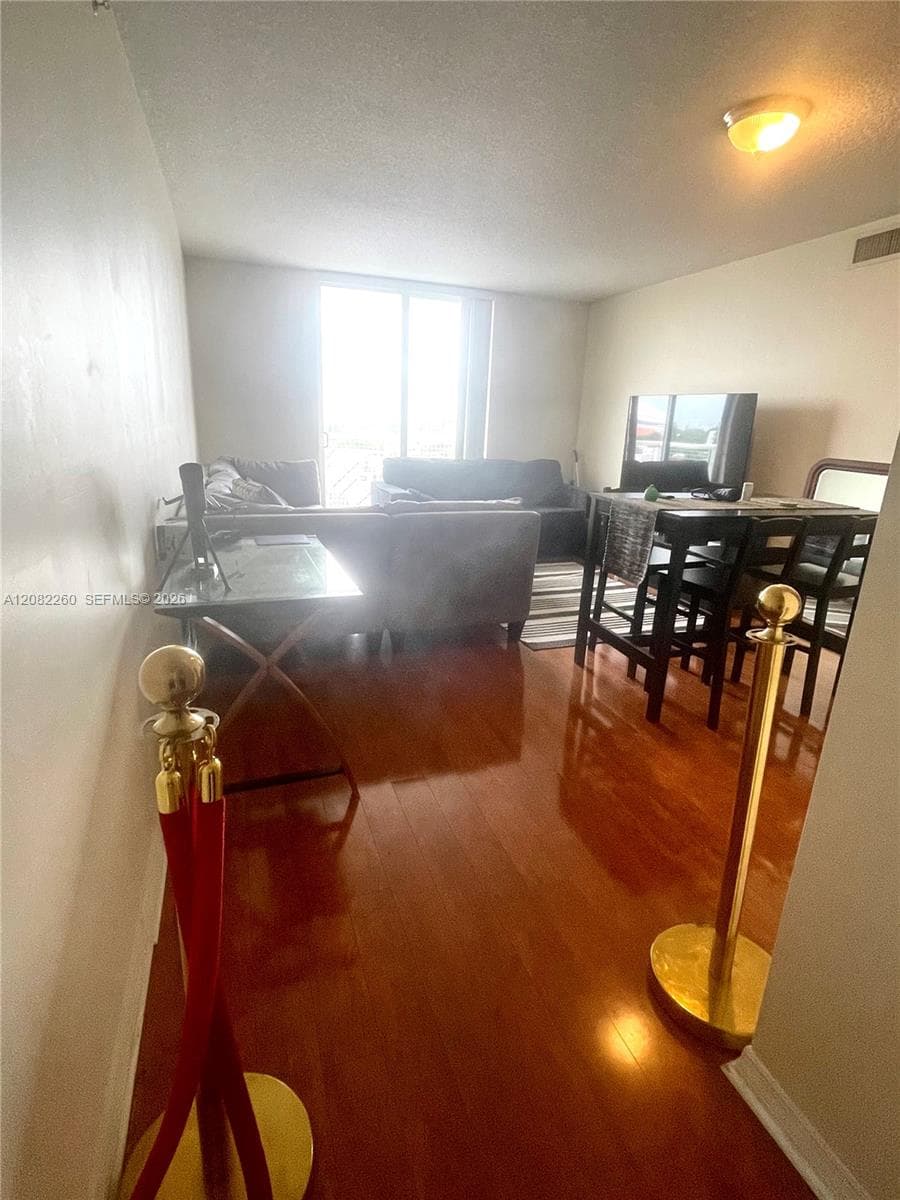 900 SW 8th St # 808, Miami, FL 33130 photo 9
