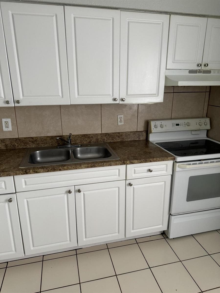 4231 NW 31ST Avenue # 1, Lauderdale Lakes, FL 33309 photo 4