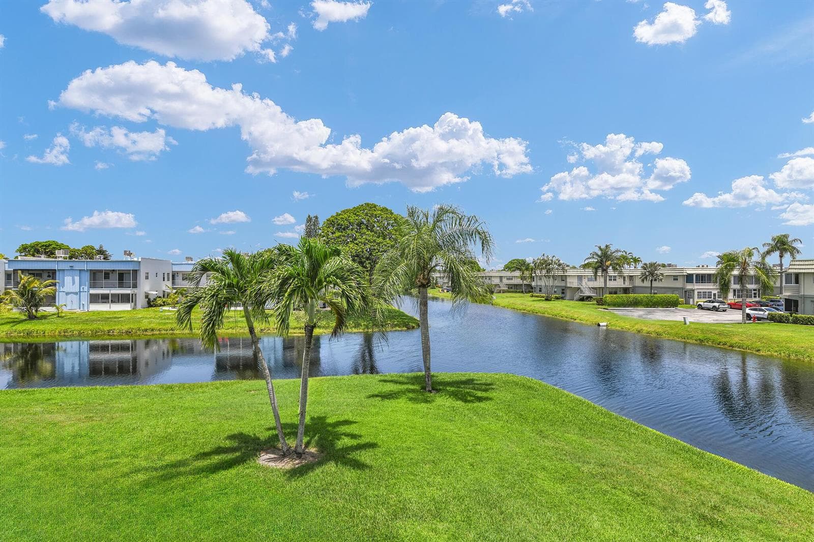 359 Saxony Trail # H, Delray Beach, FL 33446 photo 2