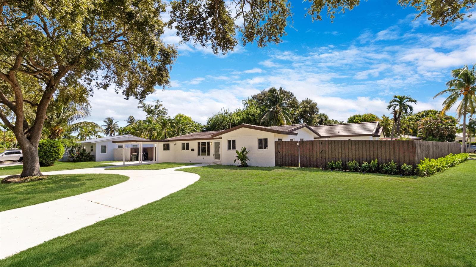 4000 NE 22ND Avenue, Lighthouse Point, FL 33064 photo 2