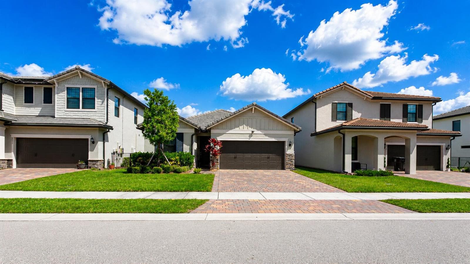 8231 TAILSHOT Court, Lake Worth, FL 33467 photo 2