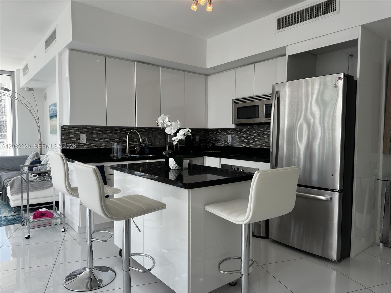 92 SW 3rd St # 3501, Miami, FL 33130 photo 10