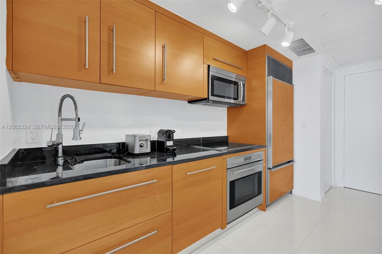 475 Brickell Ave # 5010, Miami, FL 33131 photo 8