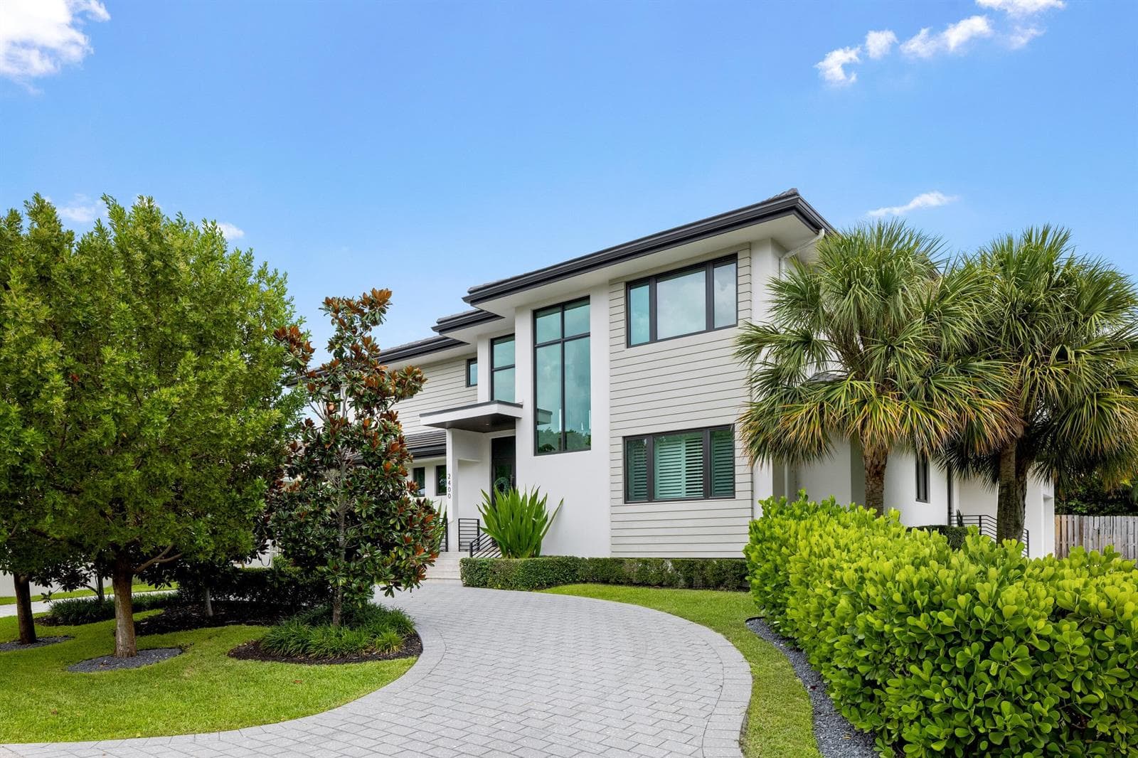 2400 NE 27th Avenue, Fort Lauderdale, FL 33305
