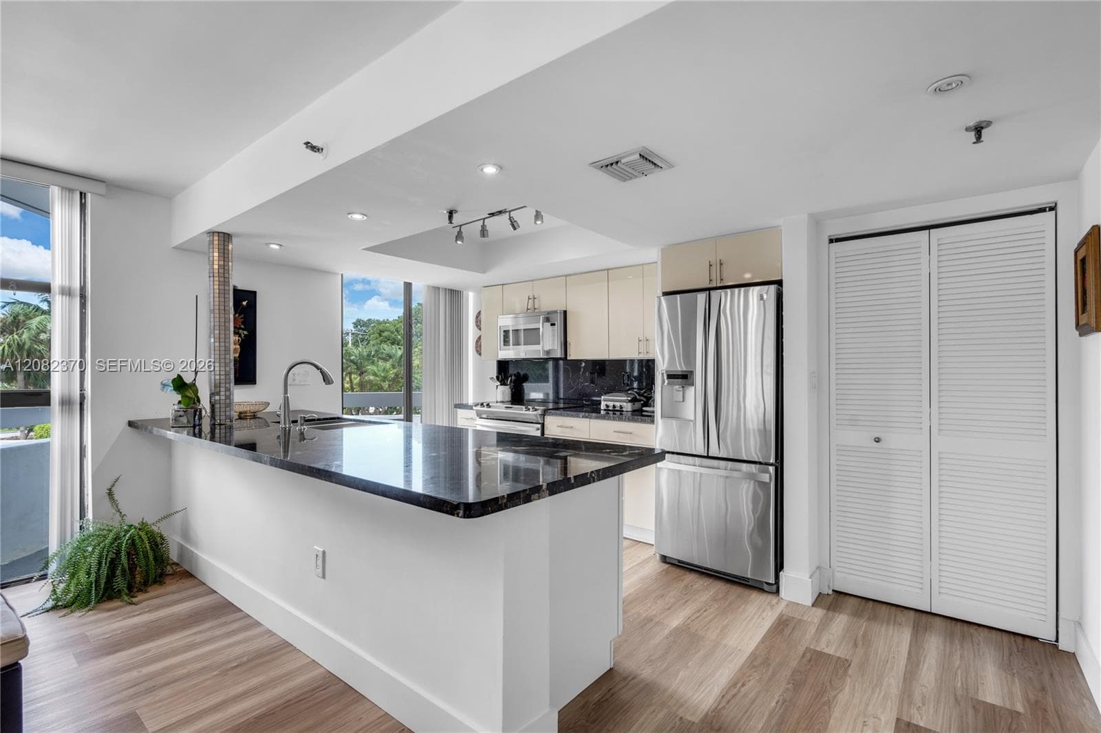 2501 BRICKELL AV # 201, Miami, FL 33129