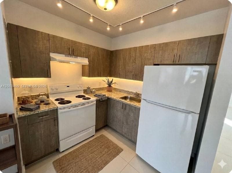 440 E 27th St # 206, Hialeah, FL 33013 photo 4