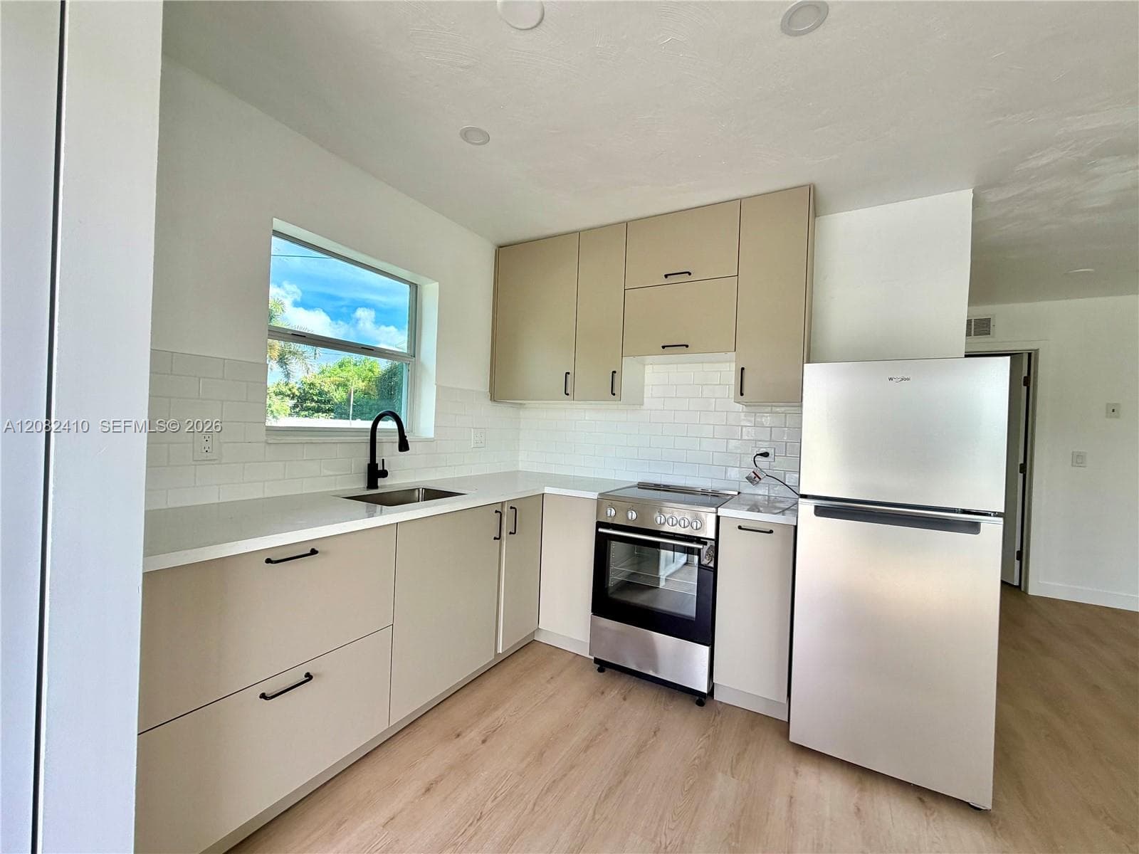 101 SW 4th Ave # 0, Hallandale Beach, FL 33009 photo 2