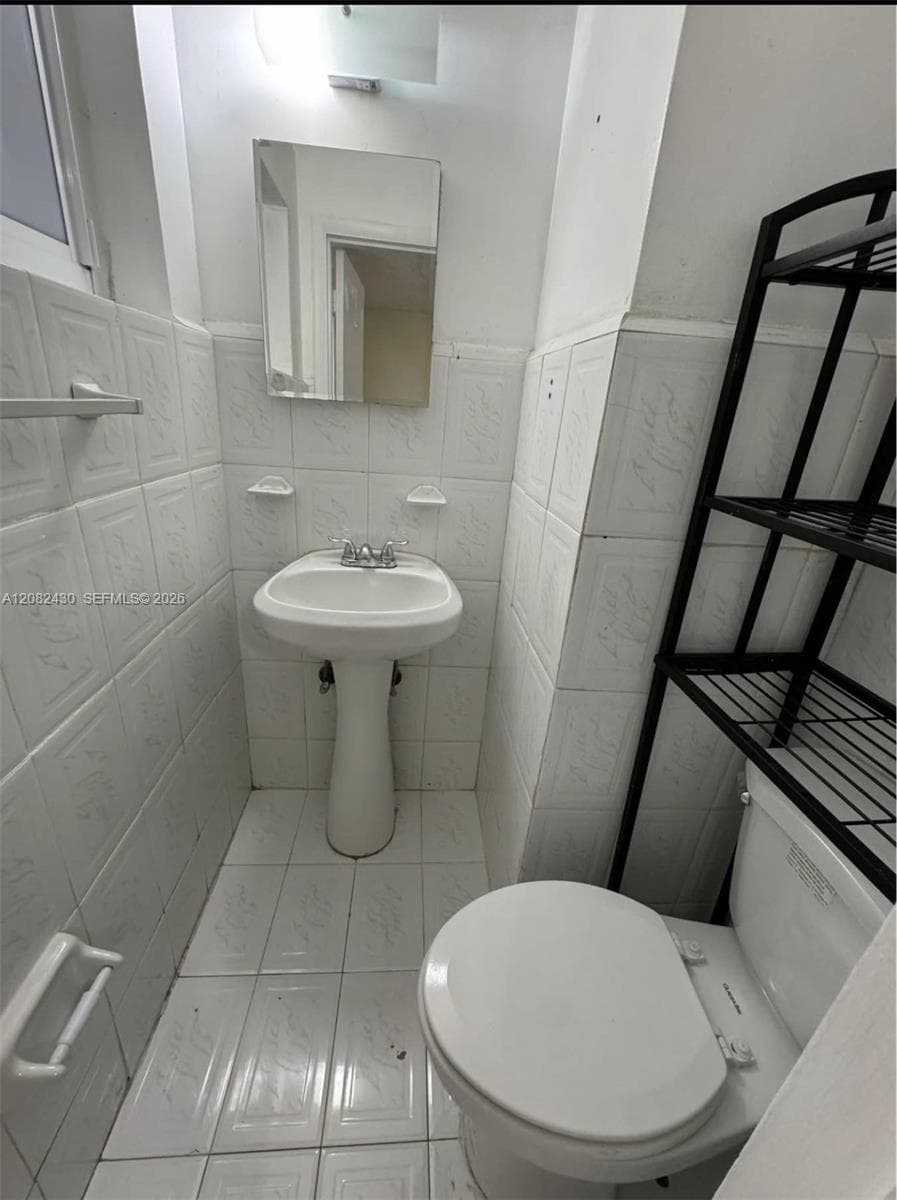 510 W 36th Pl, Hialeah, FL 33012 photo 11