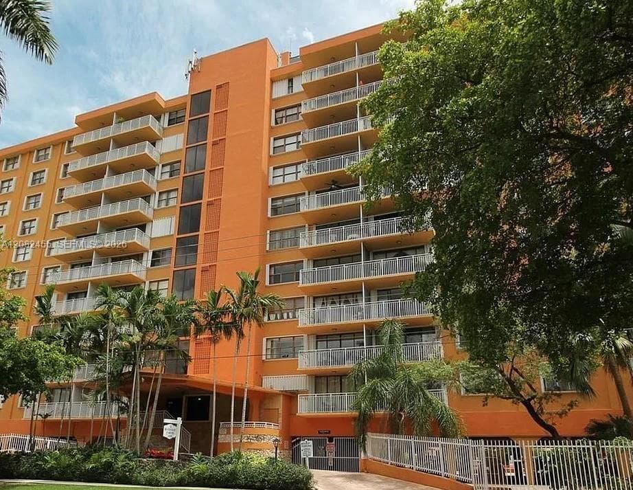 2450 NE 135th St # 102, North Miami, FL 33181