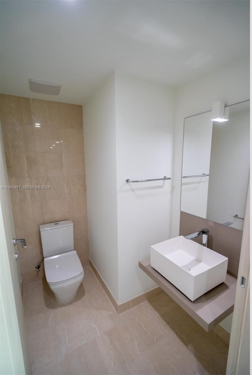 1000 Brickell Plaza # 2406, Miami, FL 33131 photo 2