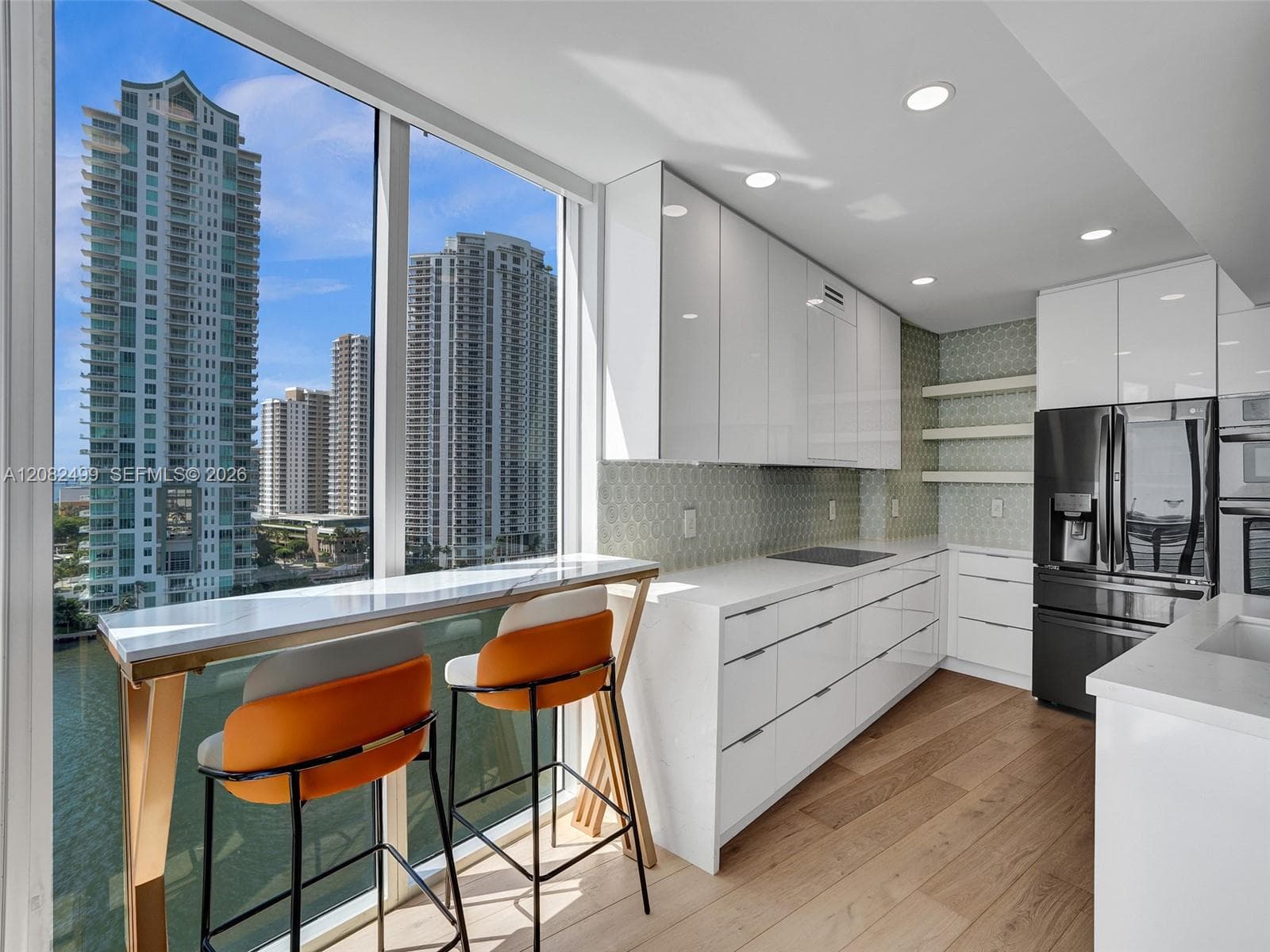 325 S Biscayne Blvd # 1423, Miami, FL 33131 photo 3