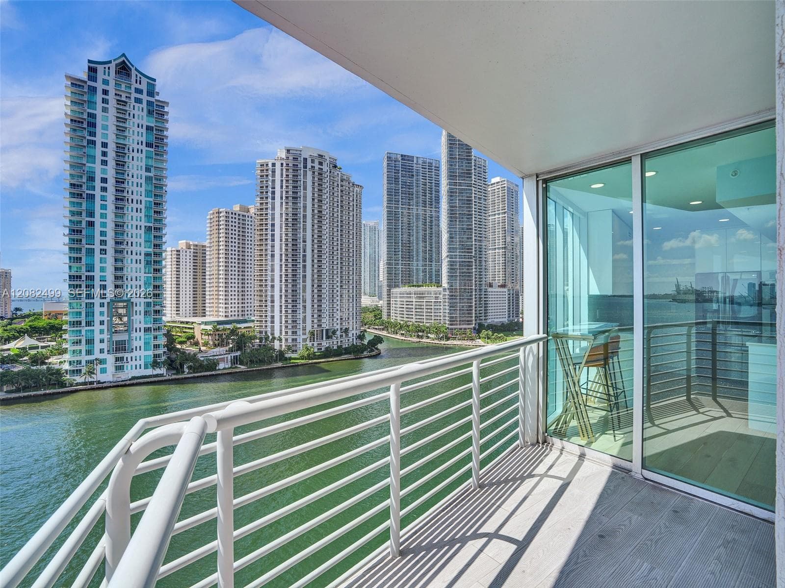 325 S Biscayne Blvd # 1423, Miami, FL 33131