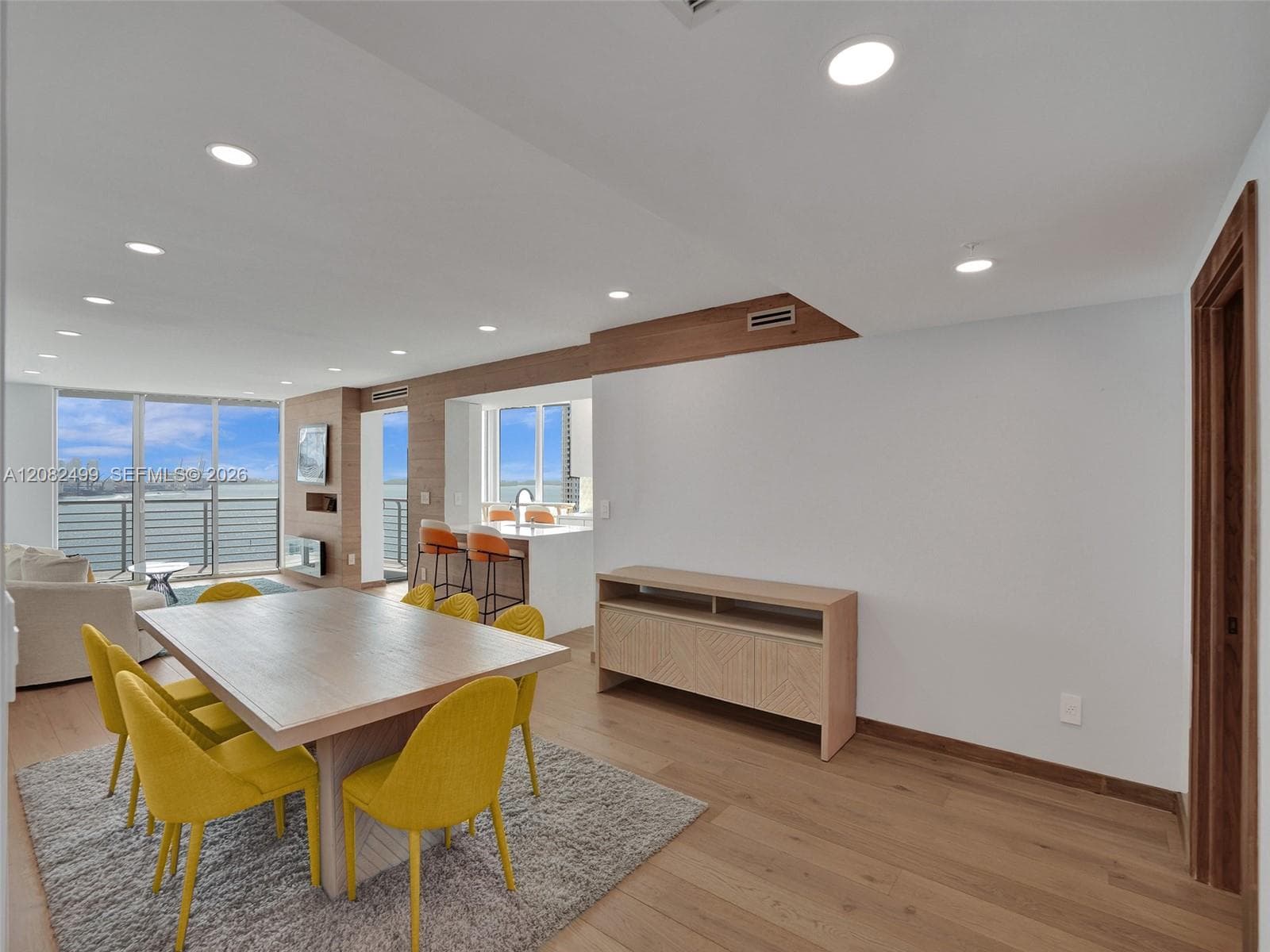 325 S Biscayne Blvd # 1423, Miami, FL 33131 photo 9