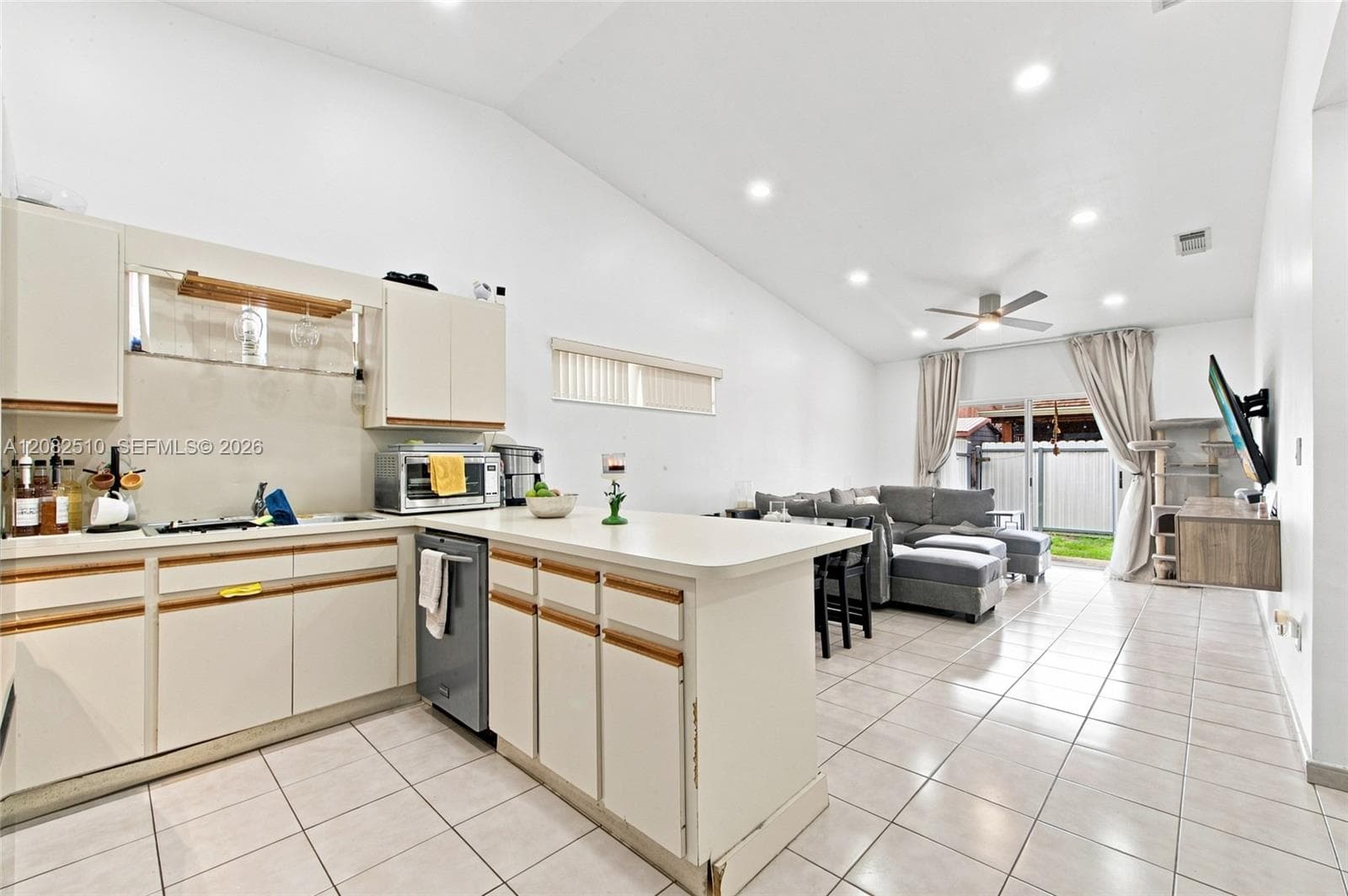 7330 W 30th Ave, Hialeah, FL 33018 photo 6