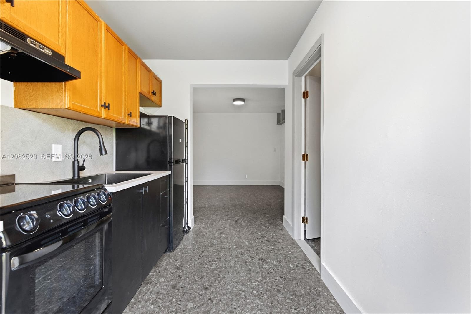 1085 NE 34th St # 3, Oakland Park, FL 33334 photo 2