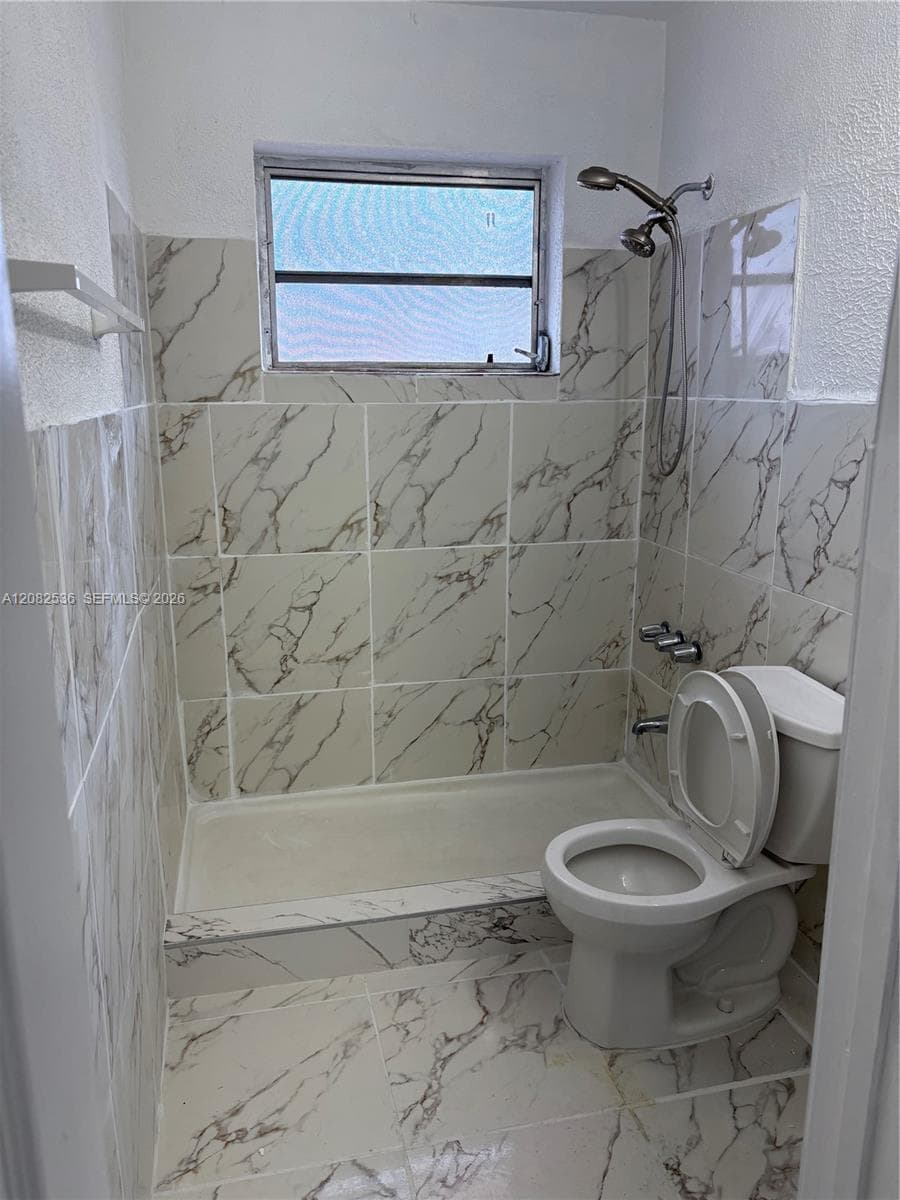 1125 SE 9th Ave # 4, Hialeah, FL 33010 photo 12