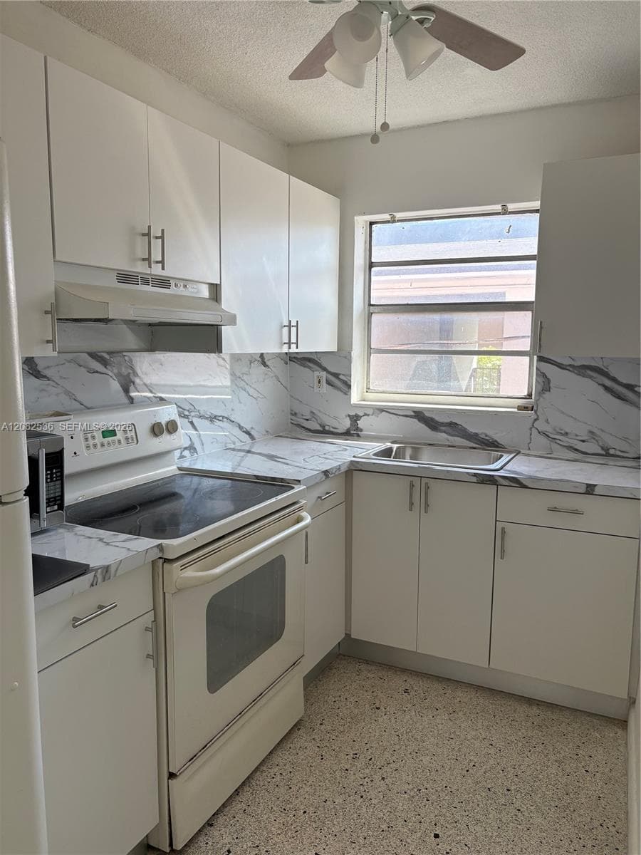 1125 SE 9th Ave # 4, Hialeah, FL 33010 photo 11