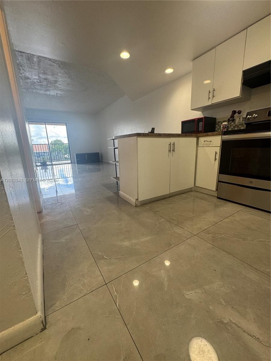 5530 W 26th Ct # 210, Hialeah, FL 33016 photo 2