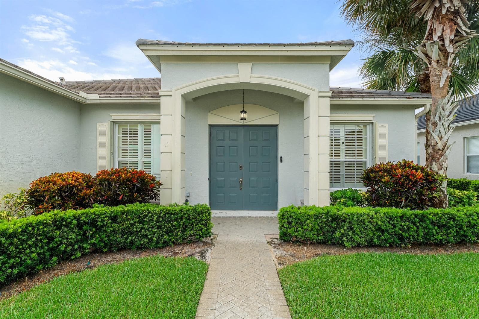 531 SW Lake Manatee Way, Port St. Lucie, FL 34986 photo 2