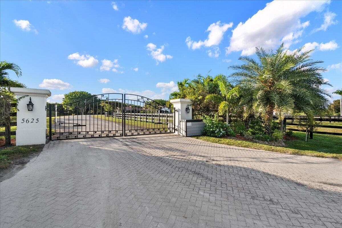 5625 140th Avenue S, Wellington, FL 33449 photo 2