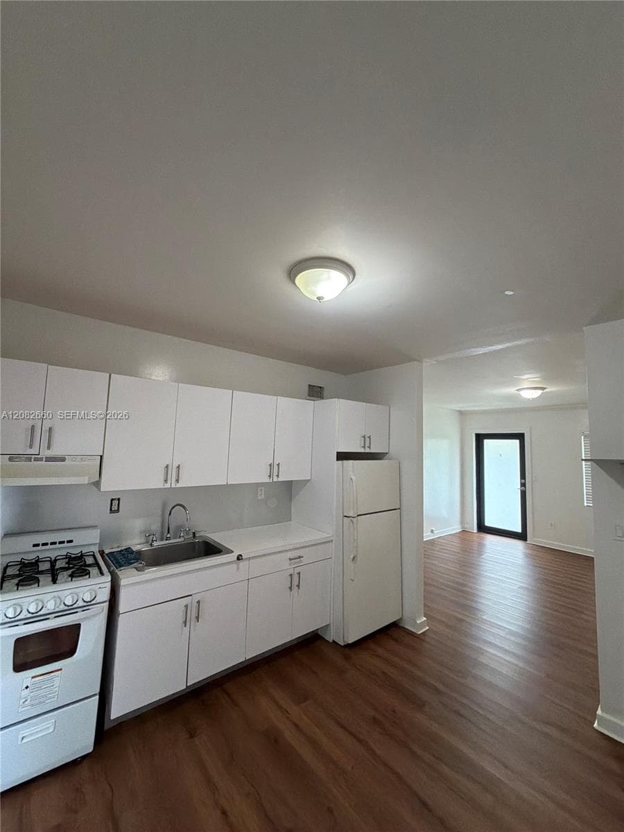 481 NW 30th St # 2, Miami, FL 33127 photo 2