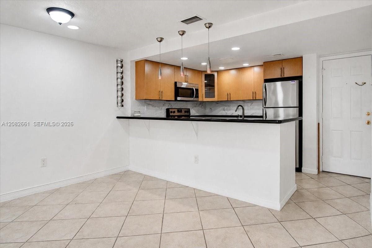 1975 Normandy Dr # 303, Miami Beach, FL 33141 photo 9