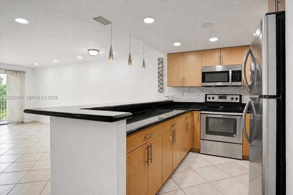 1975 Normandy Dr # 303, Miami Beach, FL 33141 photo 11
