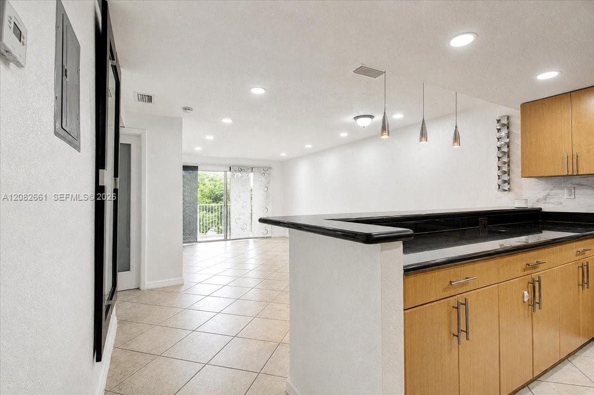 1975 Normandy Dr # 303, Miami Beach, FL 33141 photo 8