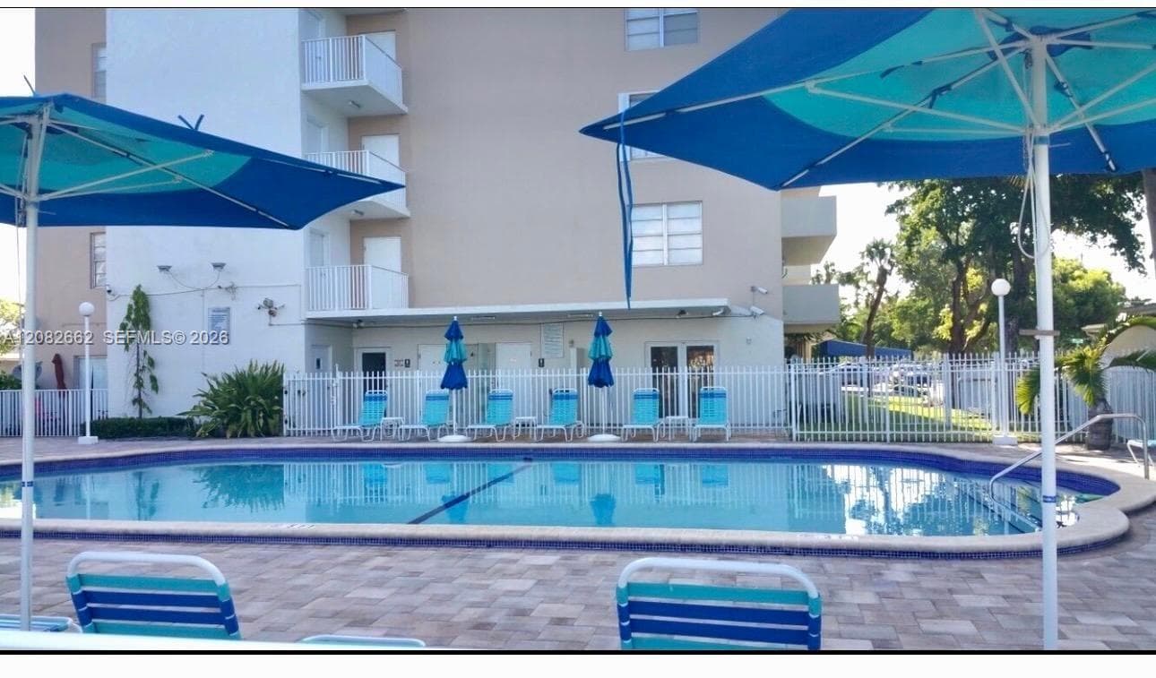 1455 N Treasure Dr # 4M, North Bay Village, FL 33141 photo 2
