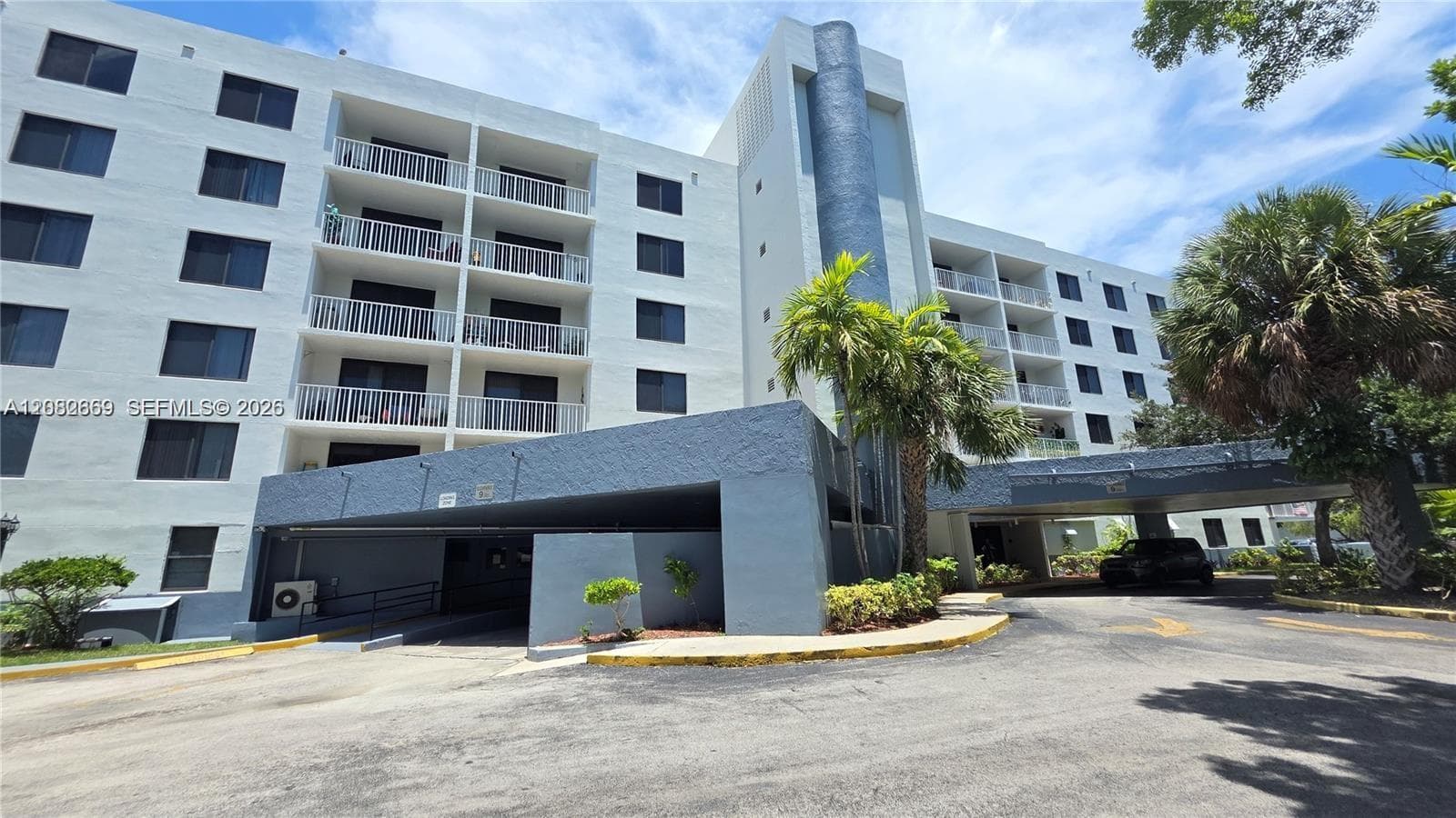 901 Hillcrest Dr # 215, Hollywood, FL 33021 photo 3