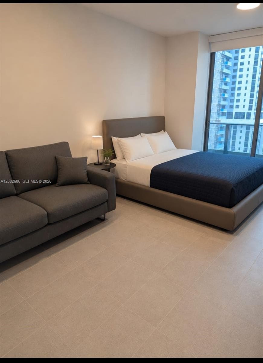 121 NE 5th St # 1209, Miami, FL 33132 photo 3