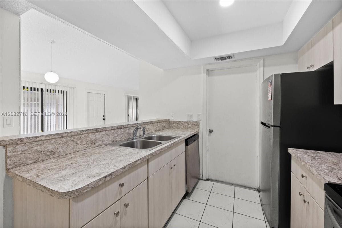 7425 SW 13th St, North Lauderdale, FL 33068 photo 4