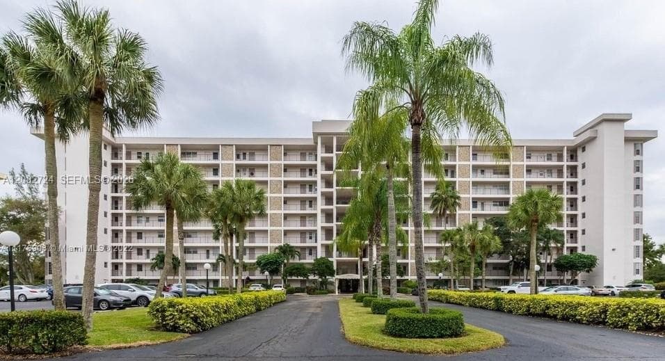3000 S Course Dr # 304, Pompano Beach, FL 33069