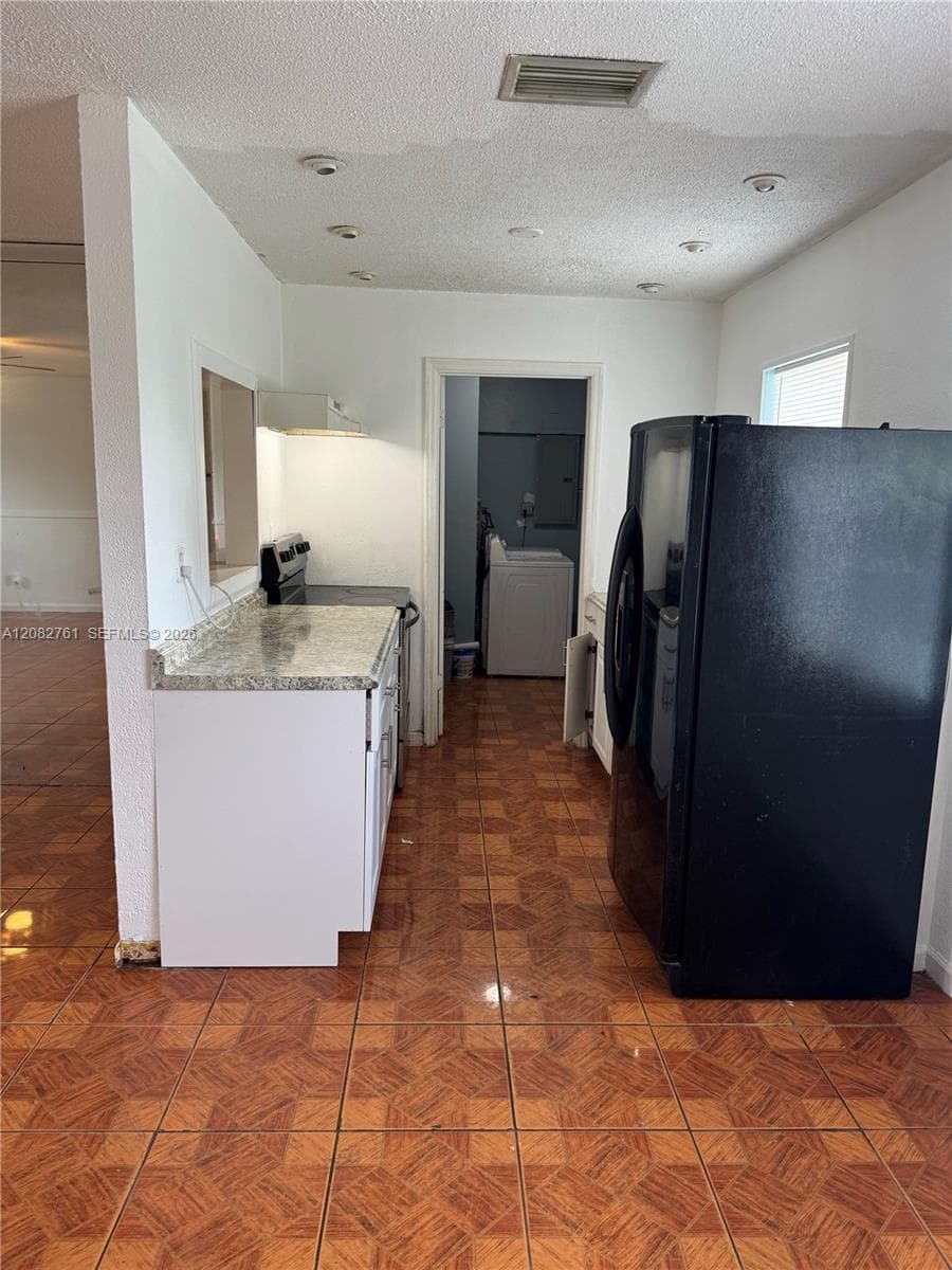 717 SW 79th Ave, North Lauderdale, FL 33068 photo 5