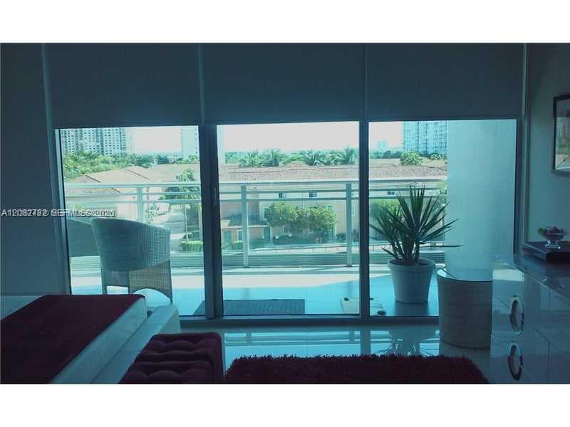 2950 NE 188th St # 304, Aventura, FL 33180 photo 2