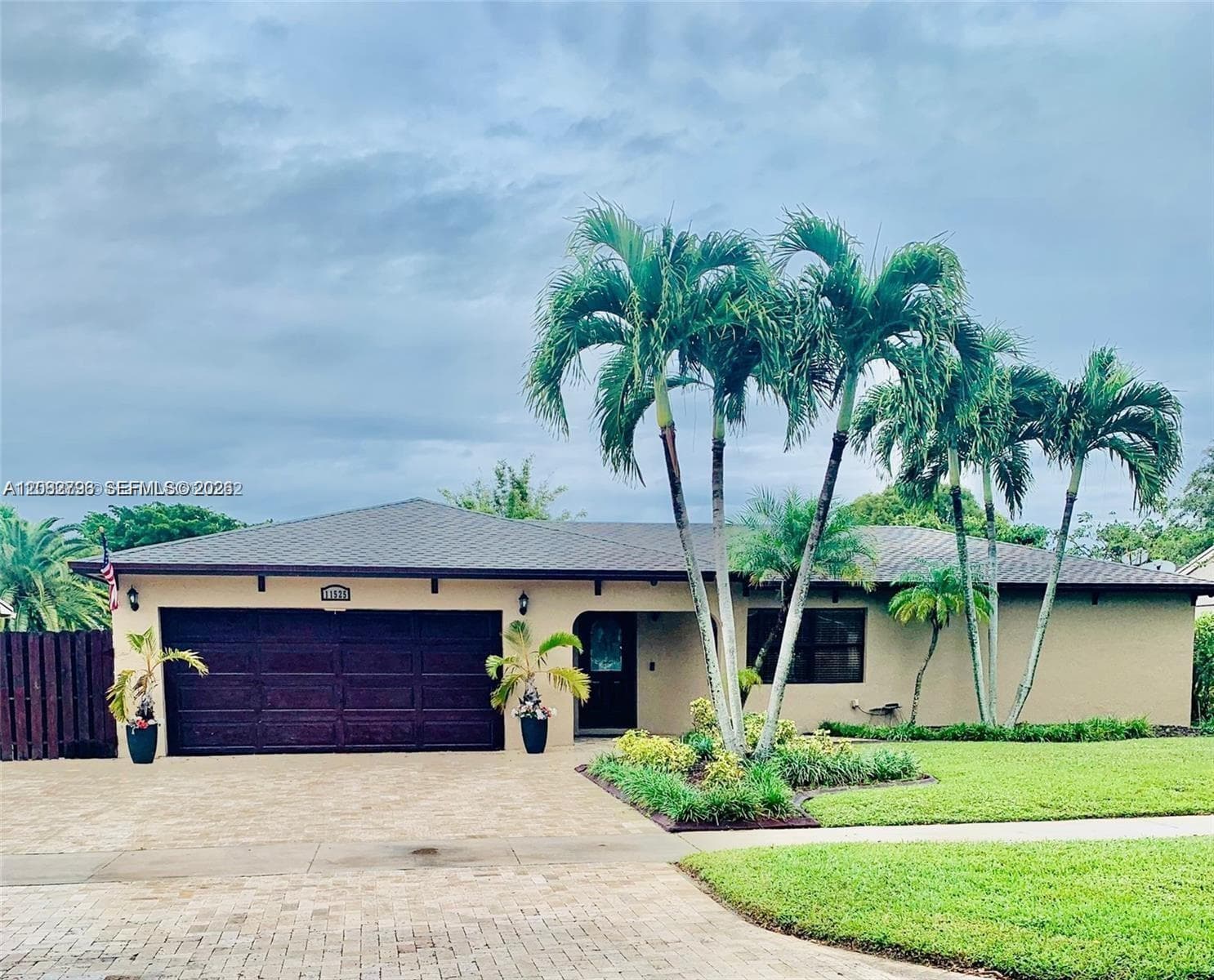 11525 SW 54th St, Cooper City, FL 33330