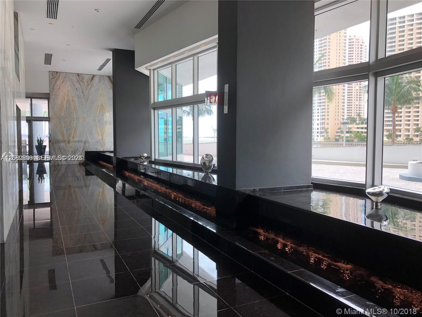 325 NE Biscayne Blvd # 1923, Miami, FL 33131 photo 2