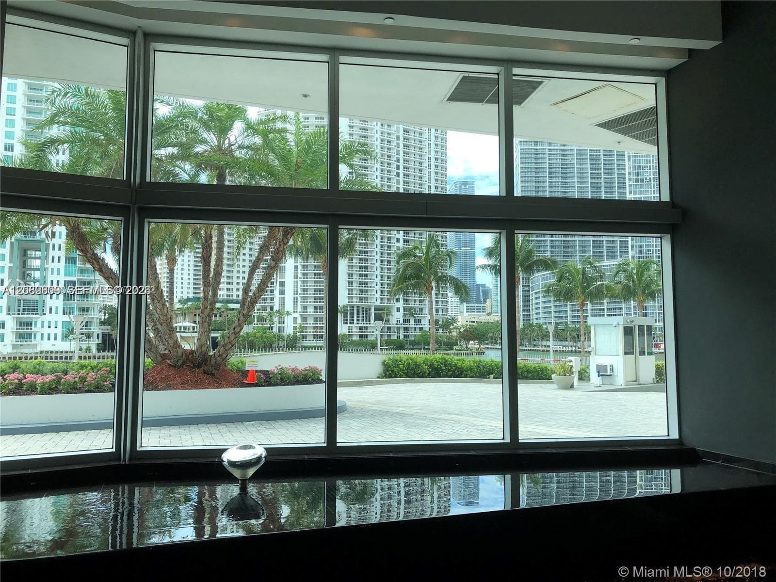 325 NE Biscayne Blvd # 1923, Miami, FL 33131 photo 3