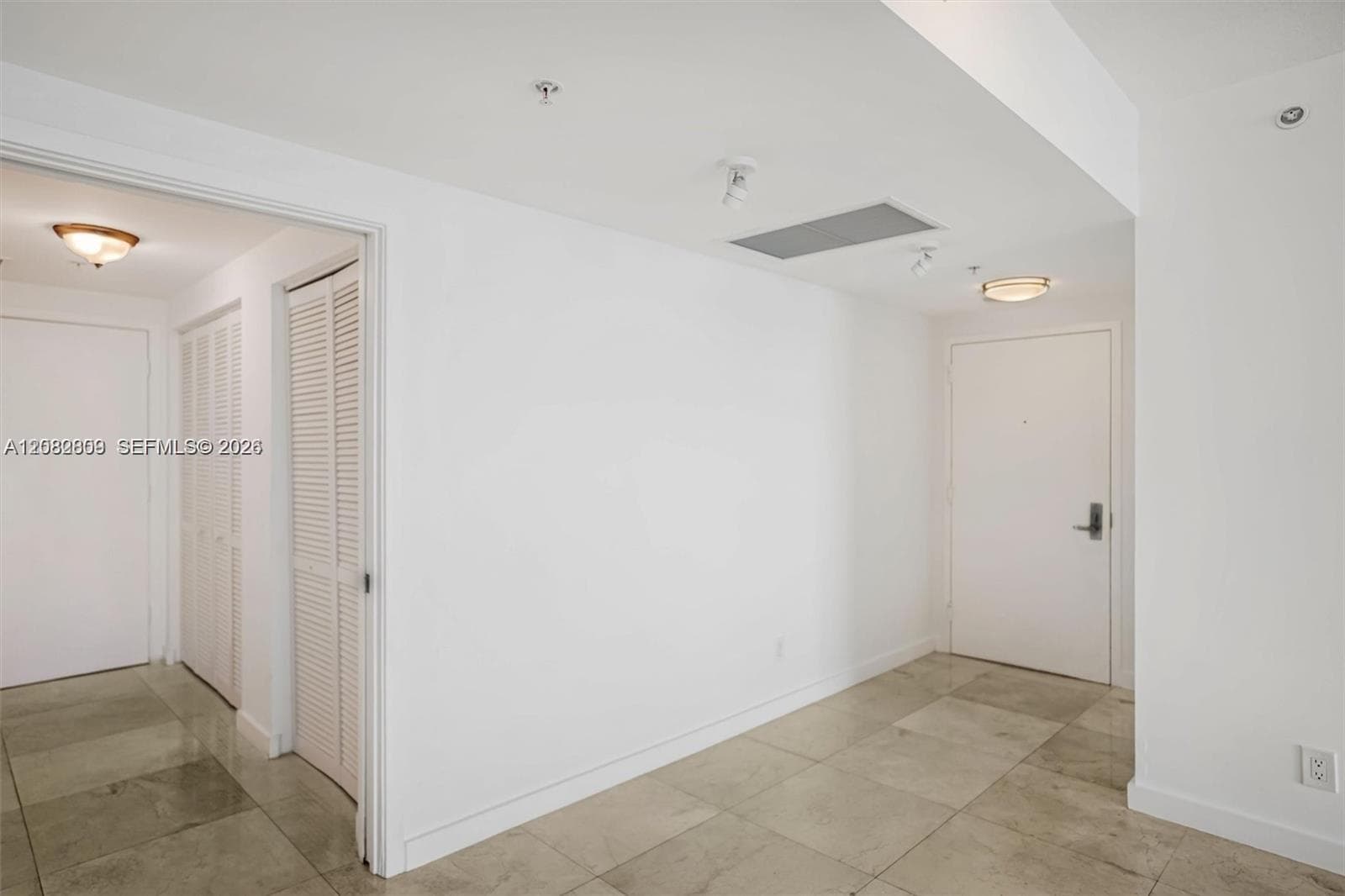 325 NE Biscayne Blvd # 1923, Miami, FL 33131 photo 4