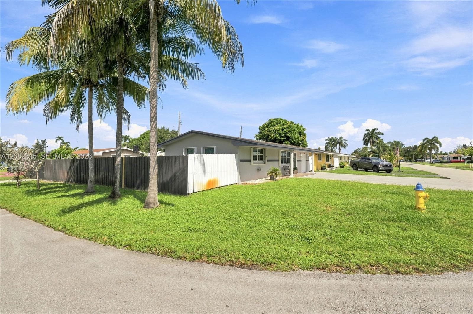1000 NW 76th Ter, Pembroke Pines, FL 33024 photo 5