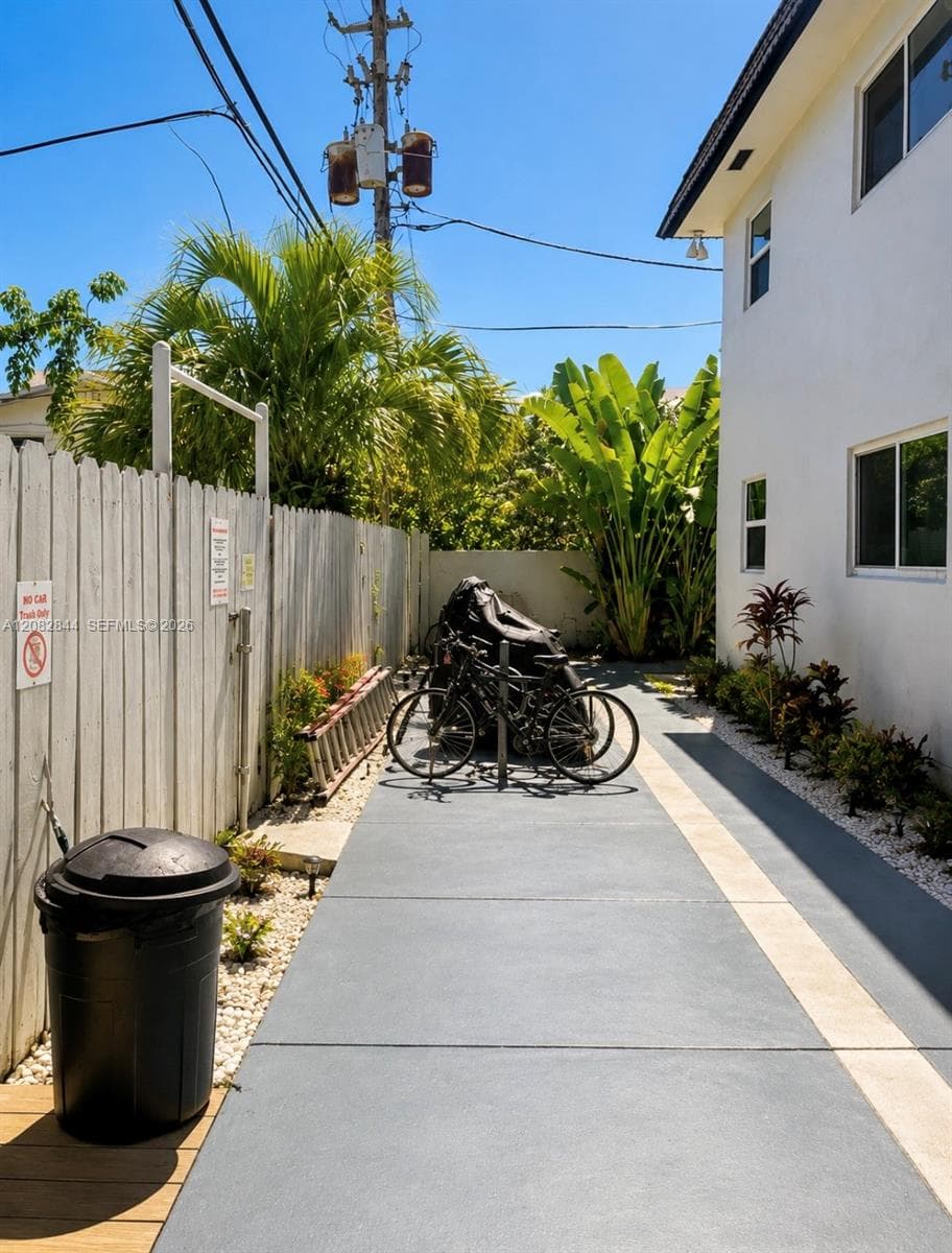 1000 SE 15th St # 205, Fort Lauderdale, FL 33316 photo 3