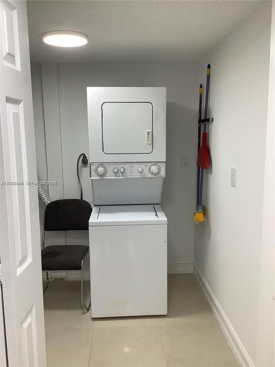 9359 Fontainebleau Blvd # F307, Miami, FL 33172 photo 12